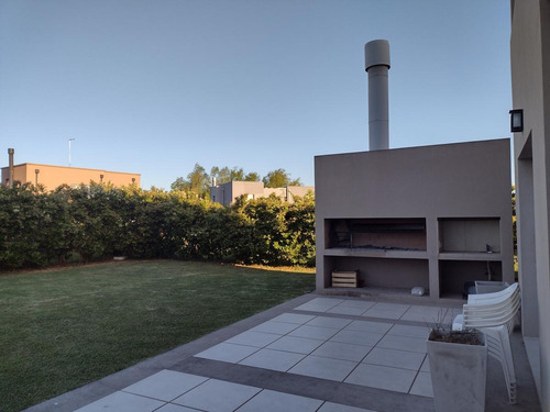 Imagen 6 de 29 de Casa En Venta 4 Ambientes - El Canton Norte