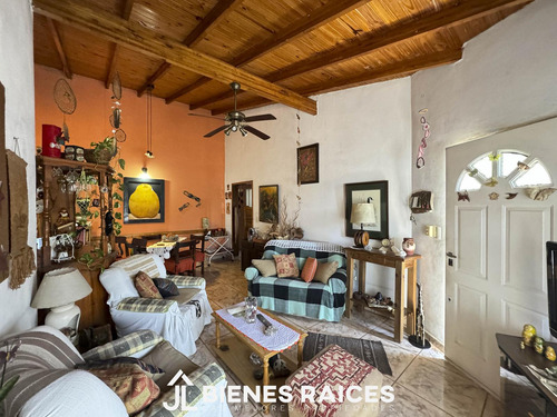 Casa En Los Cardales En El Corazón Del Pueblo