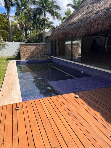 Casa En Renta Con Extenso Terreno Ideal Para Negocio Con Amplia Palapa