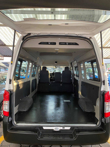 Imagen 6 de 15 de Nissan Urvan 2019 2.5 Panel Ventanas Amplia Mt