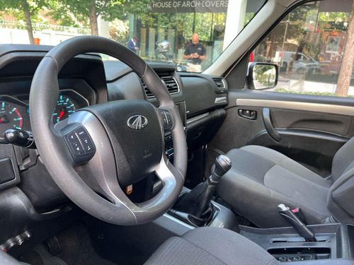 Mahindra Pik-Up DCAB CRDE MT 4X4 2.2