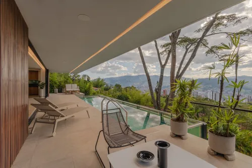 Casa En Venta En Loma De Los Balsos Superior. Cod V11722