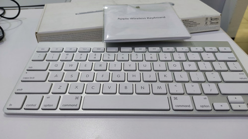 Teclado Apple Wireless Modelo: A1314 Con Bateria Recargable