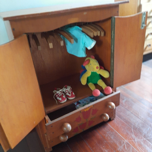 Raro Brinquedo Antigo Guarda Roupa De Bonecas /só Retirada (Usado)