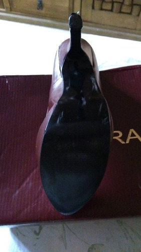 Zapatillas. Color Vino & Dorado Claro