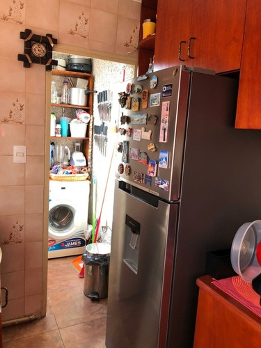 Apartamento De 3 Dormitorios, 1 Baño Y Cochera