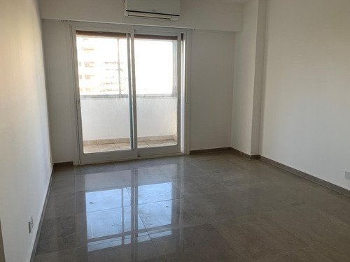Imagen 10 de 28 de Departamento - Flores