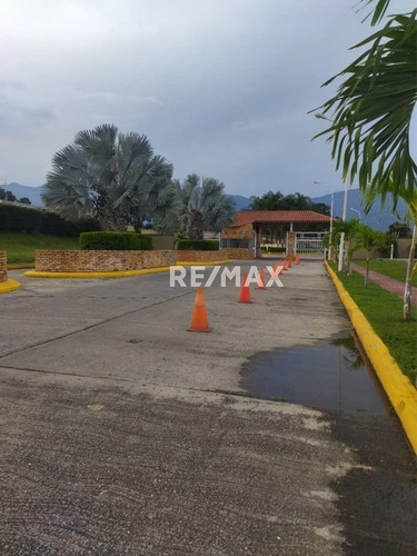 Imagen 2 de 18 de Venta De Casa En Obra Gris En Canaima Ii