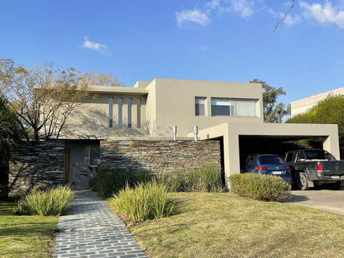Imagen 2 de 30 de Excelente Casa Muy Moderna, Lote A Espacio Común, Increible Vista