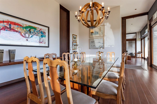 Casa En Venta De 6 Dorm. En Lo Barnechea