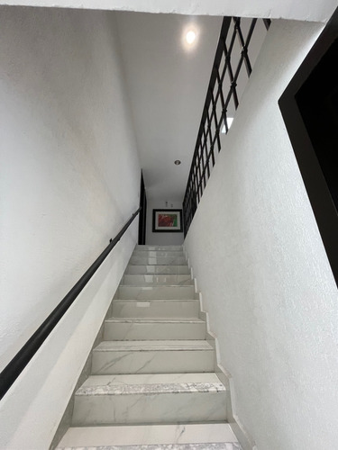 Casa Para Oficinas Con Uso De Suelo S