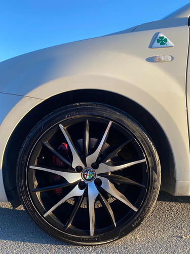Imagen 12 de 23 de Alfa Romeo Mito 2015 1.4 Tbi Quadrifoglio Verde