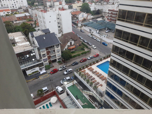 Imagen 24 de 30 de Departamento De 3 Ambientes Playa Grande - Vista Al Mar