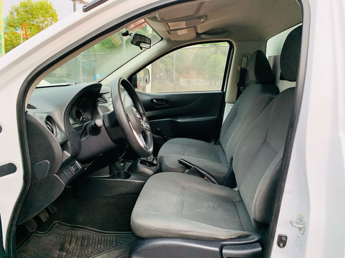 Nissan NP300 2.5 Chasis Cabina Mt Ac