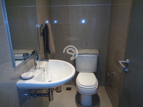 Alexander Boulevard, 2 Dormitorios Alquiler Y Venta- Ref: 3344