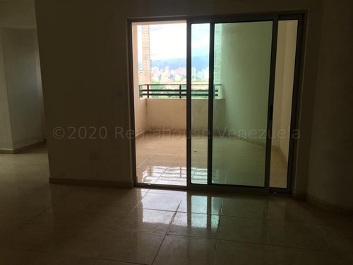 Imagen 2 de 12 de Karen Freites Rentahouse Mp 22f15629 Las Chimeneas