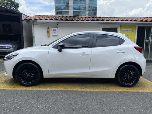 Mazda 2 1.5 Touring