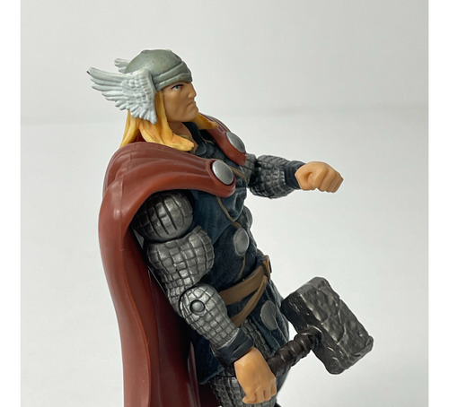 Thor Figura Hasbro Marvel Universe 3.75 (Usado)