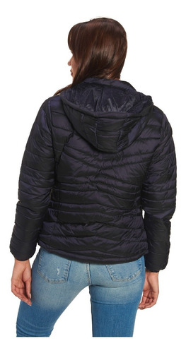Imagen 4 de 7 de Chamarra Thats Hot Mujer Con Gorra Bhi210524n