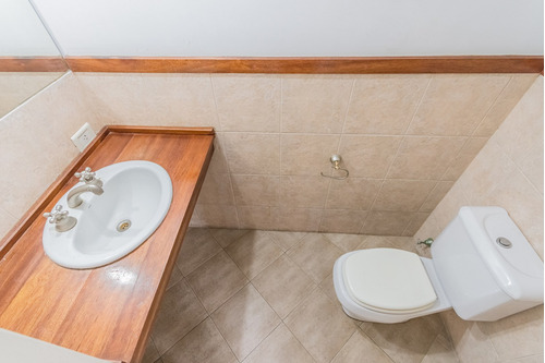 Imagen 20 de 30 de Venta De Casa Tipo Duplex De 3 Ambientes Con Cochera. En Banfield Este.