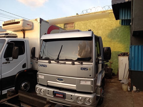 Imagem 2 de 15 de Ford Cargo 815 2012