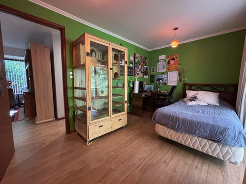 Gran Casa Con Terreno De 2016 M2 En Excelente Ubicación