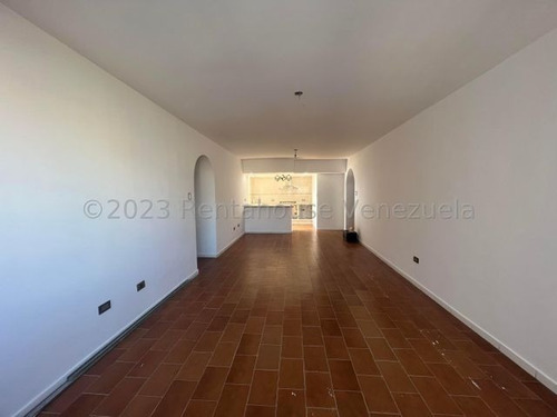Imagen 13 de 26 de Apartamento En Venta Urb El Centro, Maracay 23-19254 Hc