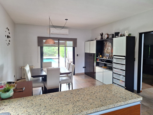 Alquiler Anual Impecable Casa En Barrio Cerrado