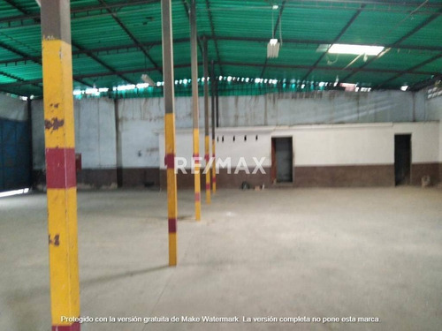 Imagen 3 de 13 de Johanna Castillo Vende Galpon En San Blas