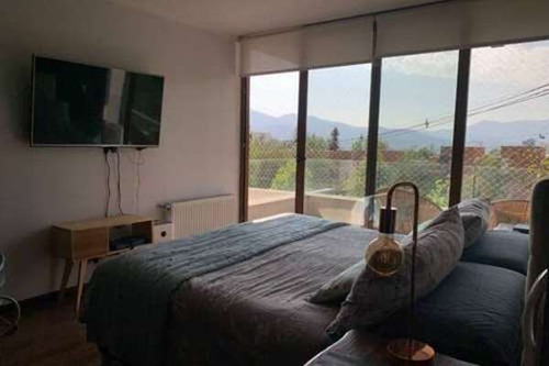 Espléndida Propiedad Con Amplio Jardín Privado.