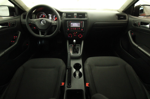 Volkswagen Jetta 2.0 L4 At