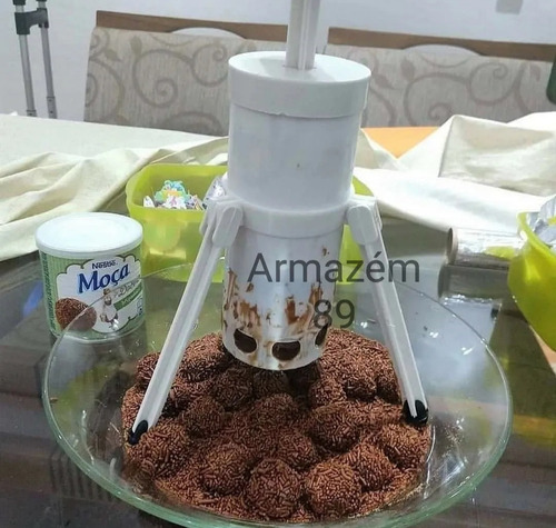 Imagem 2 de 7 de Máquina Brigadeiro, Beijinhos + 3 Modeladoras Esfihas