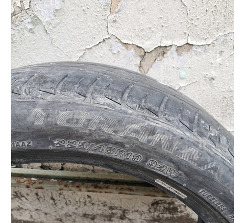 Usada  Para Auto Rin 19 Pulgadas Medida 225/45r19 