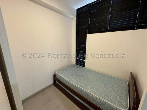 Se Vende Apartamento En Colinas Del Tamanaco Mls #25-570
