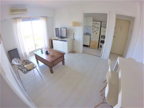 Imagen 4 de 14 de Depto 2 Amb Cochera Balcon (remodelado) / Necochea 437