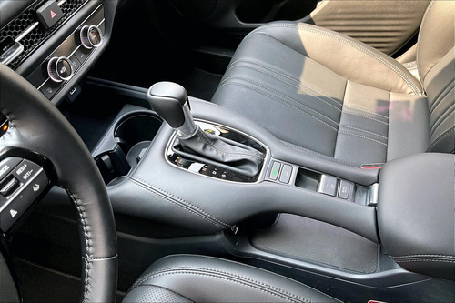 Honda HR-V 5P TOURING L4%2F2.0 AUT