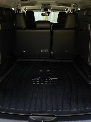 Imagen 14 de 15 de Toyota Sw4 2.8 Srx 204cv 4x4 At