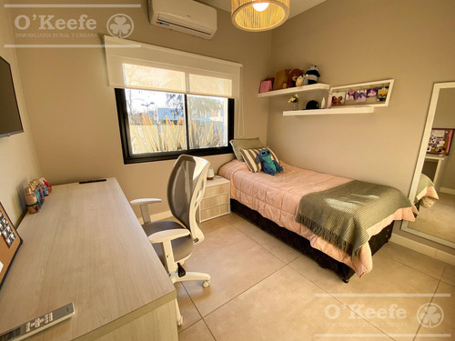 Casa En Venta En Fincas De Hudson, En Una Planta 4 Dormitorios Con Piscina