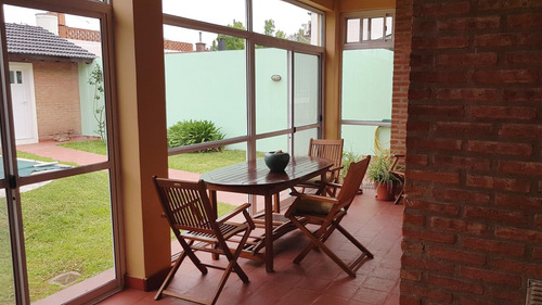 Imagen 14 de 30 de Casa En 2 Plantas Con Parque Y Piscina