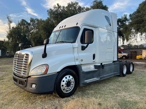 Tractocamion Cascadia 2014 