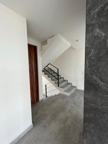 En Venta | Espectacular Casa En Privada Con Casa Club, Nuevo Refugio, Querétaro