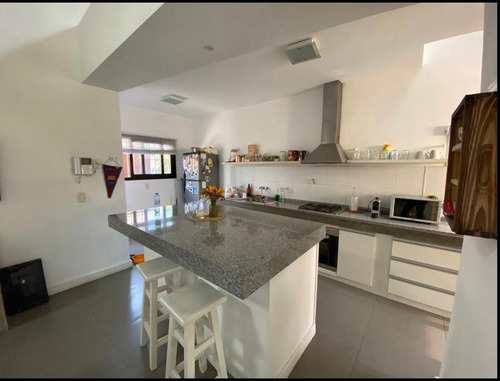 Oportunidad Casa 2 Amb Con Cochera Escucha Oferta