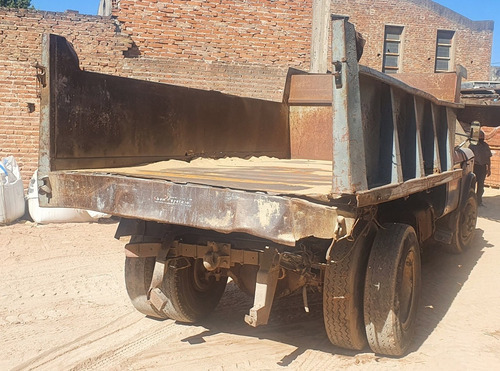 Dodge 800