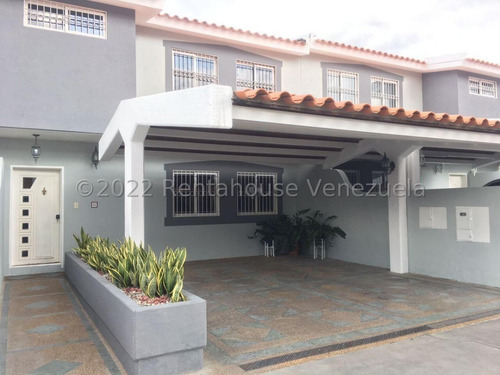 Imagen 20 de 30 de Casa En Venta En La Rosaleda Este De Barquisimeto Lara 0-4-2-4-5-9-3-7-5-4-2 Código Mls Rent-a-house: 22-20967, Cuenta Con 3 Habitaciones, 3 Baños, 156 Mts2, Conjunto Privado