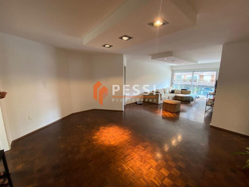 Imagen 3 de 23 de Venta Apartamento 3 Dormitorios Y Servicios En Pocitos