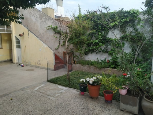 Imagen 2 de 18 de Casa Al Frente Con Departamento De Acceso Individual