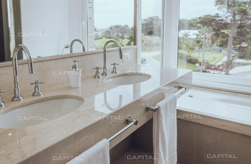 Imagen 20 de 30 de Excelente Penthouse 4 Dormitorios En Venta Frente Al Mar - Playa Mansa - Punta Del Este Pinares