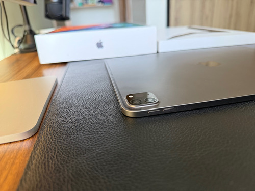 Apple Ipad Pro 4ta Gen 12.9 256gb + Magic Keyboard Gris Oscuro (Usado)