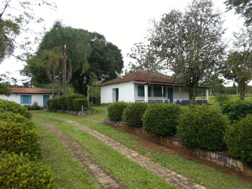 Vendo Chácara Terreno Limpo P/ Plantio Construção De Chalés Ou Centro De Distribuição Com 2 Casas Simples Em São Roque A 3km Estrada Do Vinho E Vinícola Góes Excelente Localização Acesso Fácil Estrada
