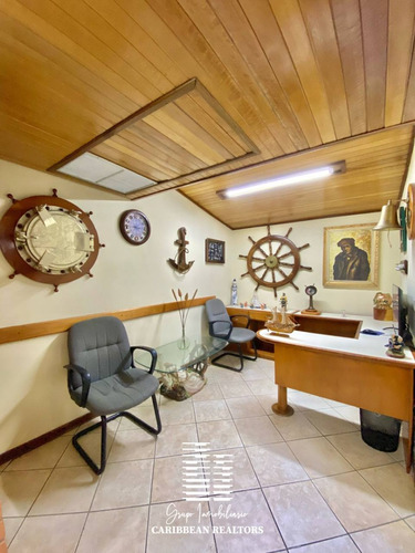 Alquiler De Cómoda Oficina Ubicada En Las Instalaciones De Una Reconocida Empresa De La Isla